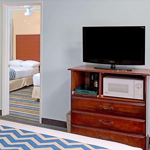 Two-Bedroom Deluxe Suite Non-Smoking